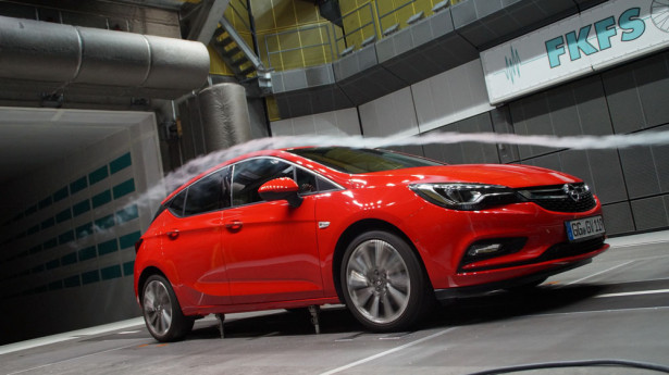 Новый Opel Astra  2015 Фото 06